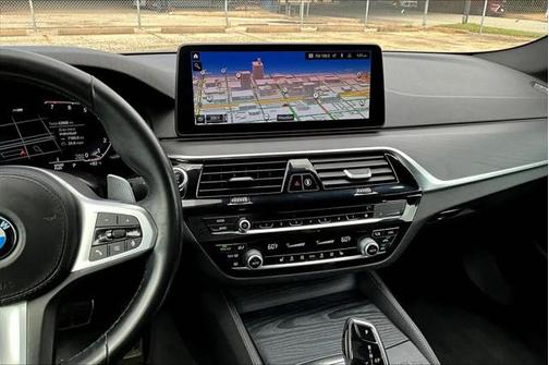 Bernina Grey Amber Effect Metallic 2021 BMW 540 540i
