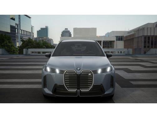 2026 BMW iX M70