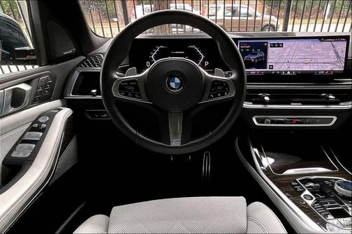 Skyscraper Grey Metallic 2025 BMW X7 xDrive40i