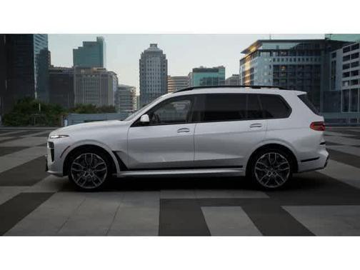 Mineral White Metallic 2026 BMW X7 xDrive40i