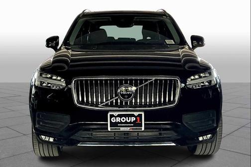 2022 Volvo XC90 T6 Momentum