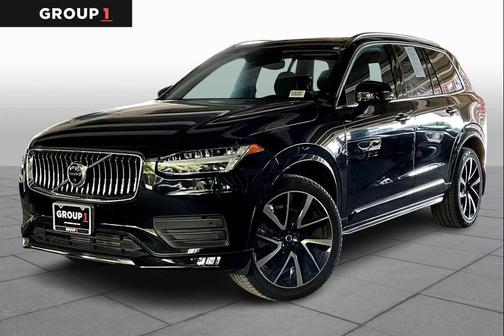 2022 Volvo XC90 T6 Momentum