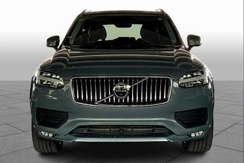 2020 Volvo XC90 T6 Momentum