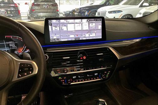 2021 BMW 530 530i