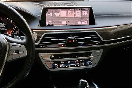 2021 BMW 750 i xDrive