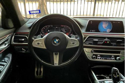 2021 BMW 740 740i