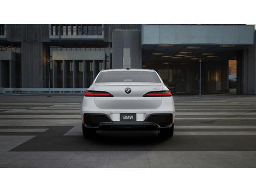 2026 BMW 740 i