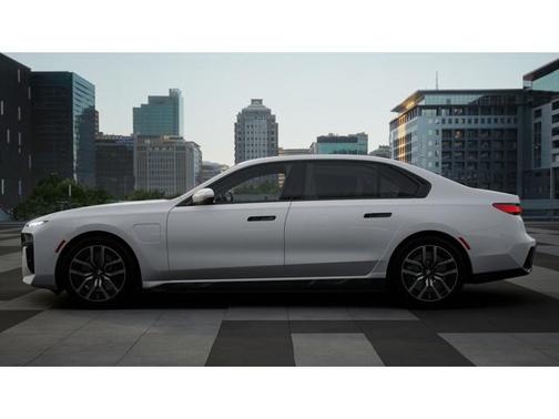 2026 BMW 750e i xDrive