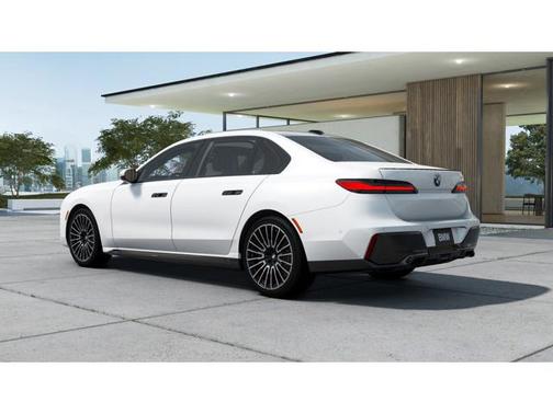 2025 BMW 740 i