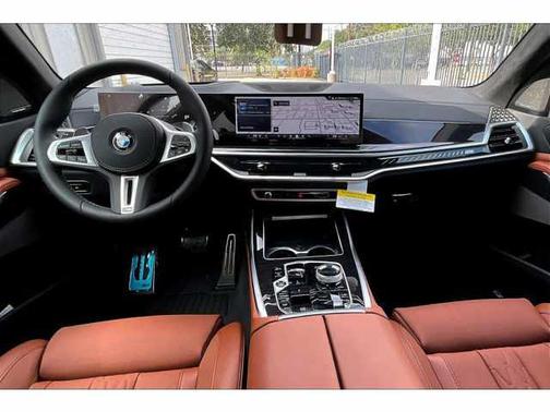 2025 BMW X7 M60i
