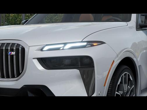 2025 BMW X7 M60i