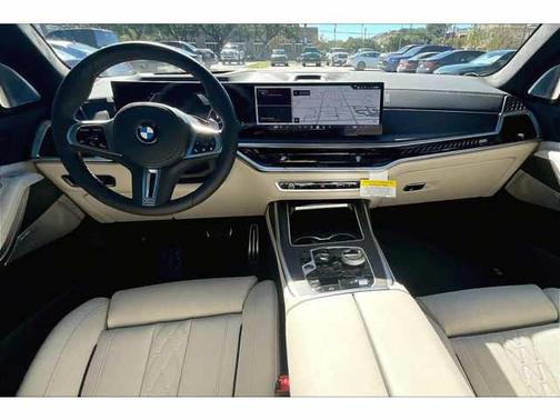 2025 BMW X7 M60i