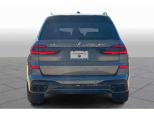2025 BMW X7 M60i