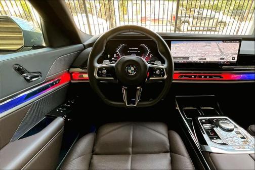2025 BMW 740 740i