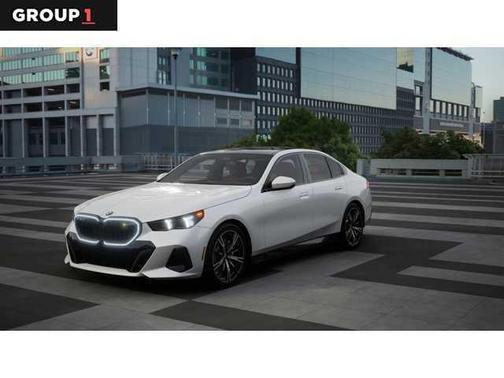 Mineral White Metallic 2026 BMW 530 530i