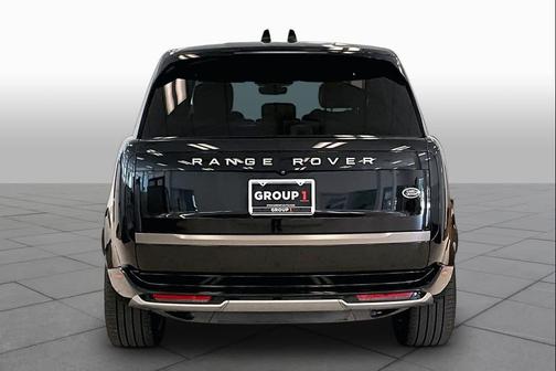 Santorini Black Metallic 2023 Land Rover Range Rover SE