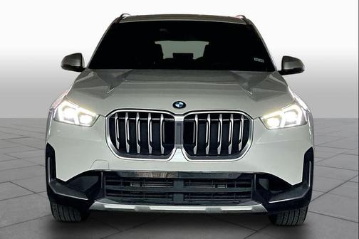 Mineral White Metallic 2023 BMW X1 xDrive28i