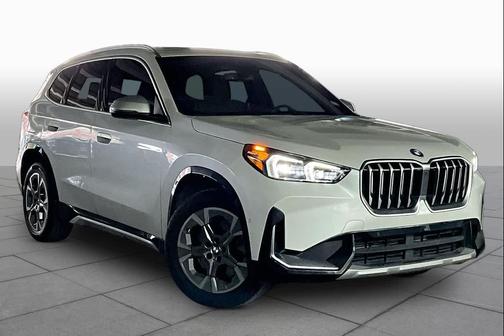 Mineral White Metallic 2023 BMW X1 xDrive28i