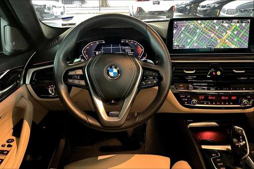 2022 BMW 540 i