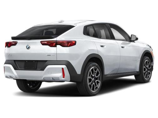 Mineral White Metallic 2025 BMW X2 xDrive28i