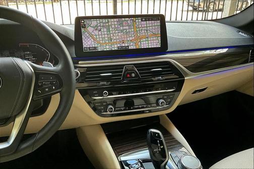 Mineral White Metallic 2023 BMW 530 i