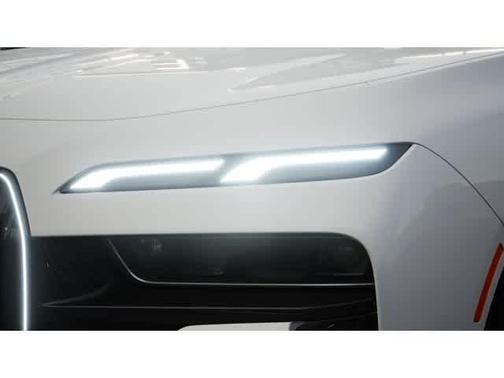 Alpine White 2026 BMW 740 740i