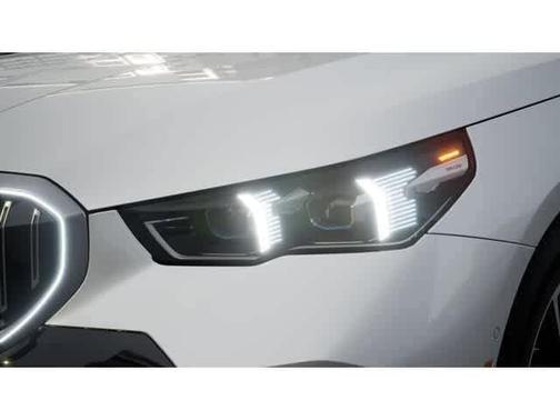 Mineral White Metallic 2026 BMW 530 530i