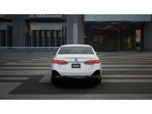 Mineral White Metallic 2026 BMW 530 530i