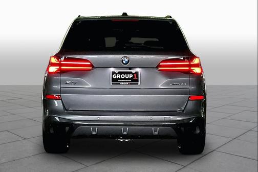 Skyscraper Grey Metallic 2026 BMW X5 xDrive40i