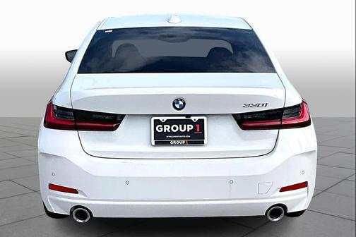 Alpine White 2025 BMW 330 330i