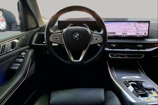 Black Sapphire Metallic 2025 BMW X7 xDrive40i