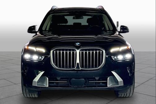 Black Sapphire Metallic 2025 BMW X7 xDrive40i