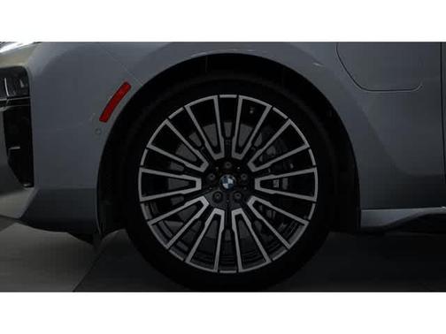 Brooklyn Grey Metallic 2026 BMW 750e i xDrive