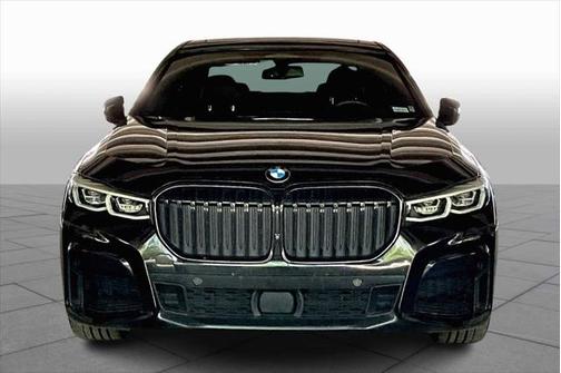 2022 BMW 740 i