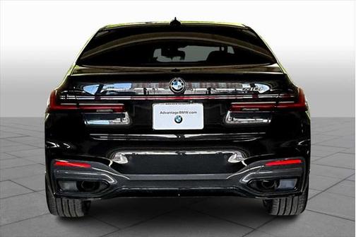 2022 BMW 740 i