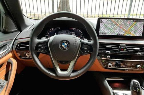 2022 BMW 530 i