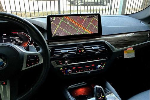 2022 BMW 530 i