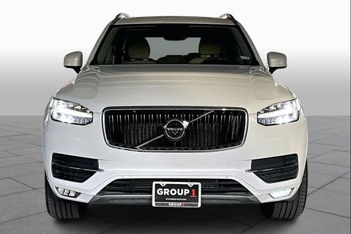 2017 Volvo XC90 T6 Momentum