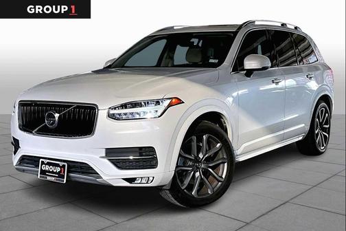 2017 Volvo XC90 T6 Momentum