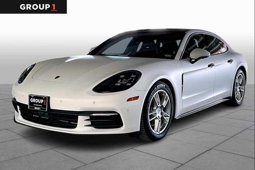 2018 Porsche Panamera 4