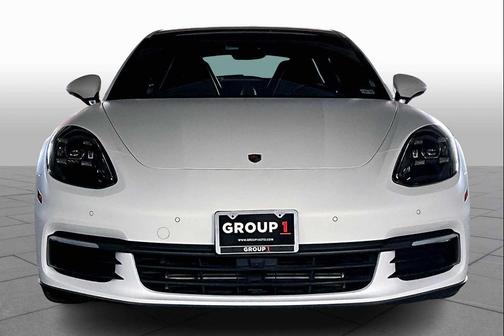 2018 Porsche Panamera 4