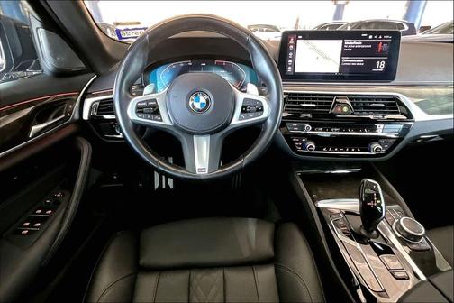 2022 BMW 530 i