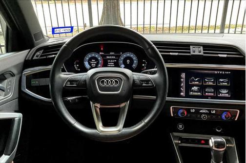 2022 Audi Q3 40 Premium