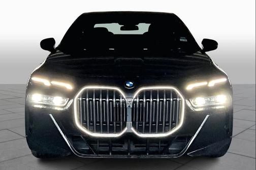 2025 BMW 740 740i