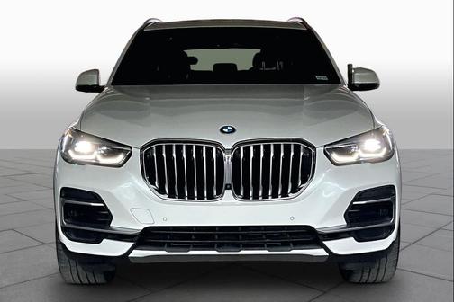 Mineral White Metallic 2023 BMW X5 sDrive40i