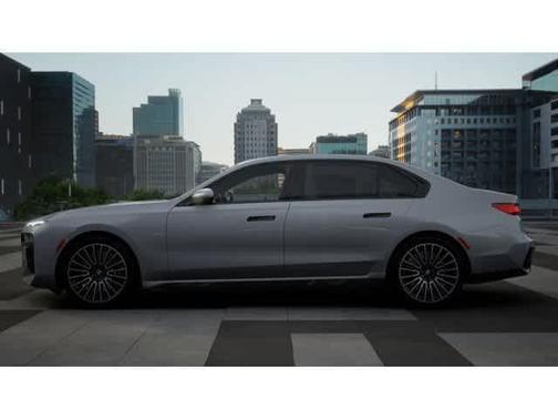 Brooklyn Grey Metallic 2026 BMW 740 740i