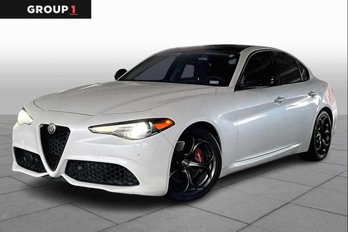 Trofeo White Tri-Coat 2018 Alfa Romeo Giulia Ti Sport