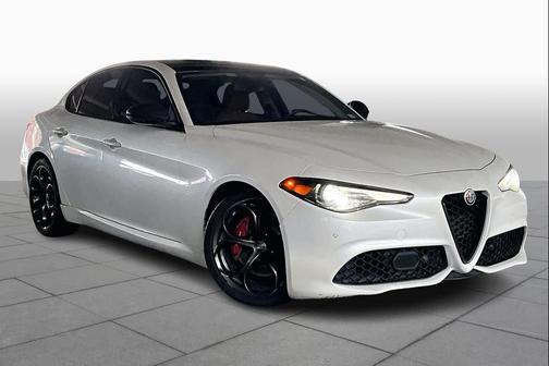 Trofeo White Tri-Coat 2018 Alfa Romeo Giulia Ti Sport