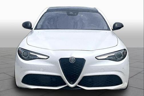 Trofeo White Tri-Coat 2018 Alfa Romeo Giulia Ti Sport