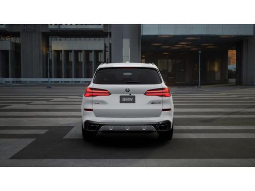 2026 BMW X5 M60i